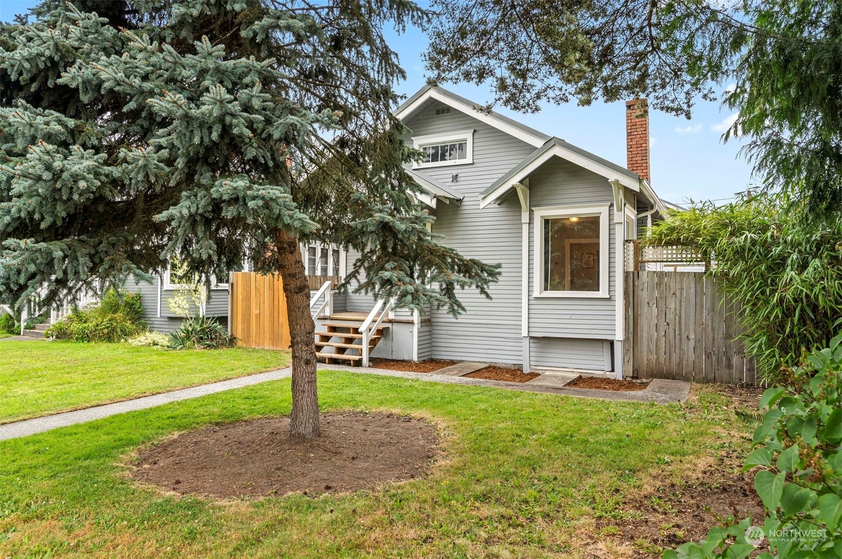 Property Photo:  3015 21st Street  WA 98201 