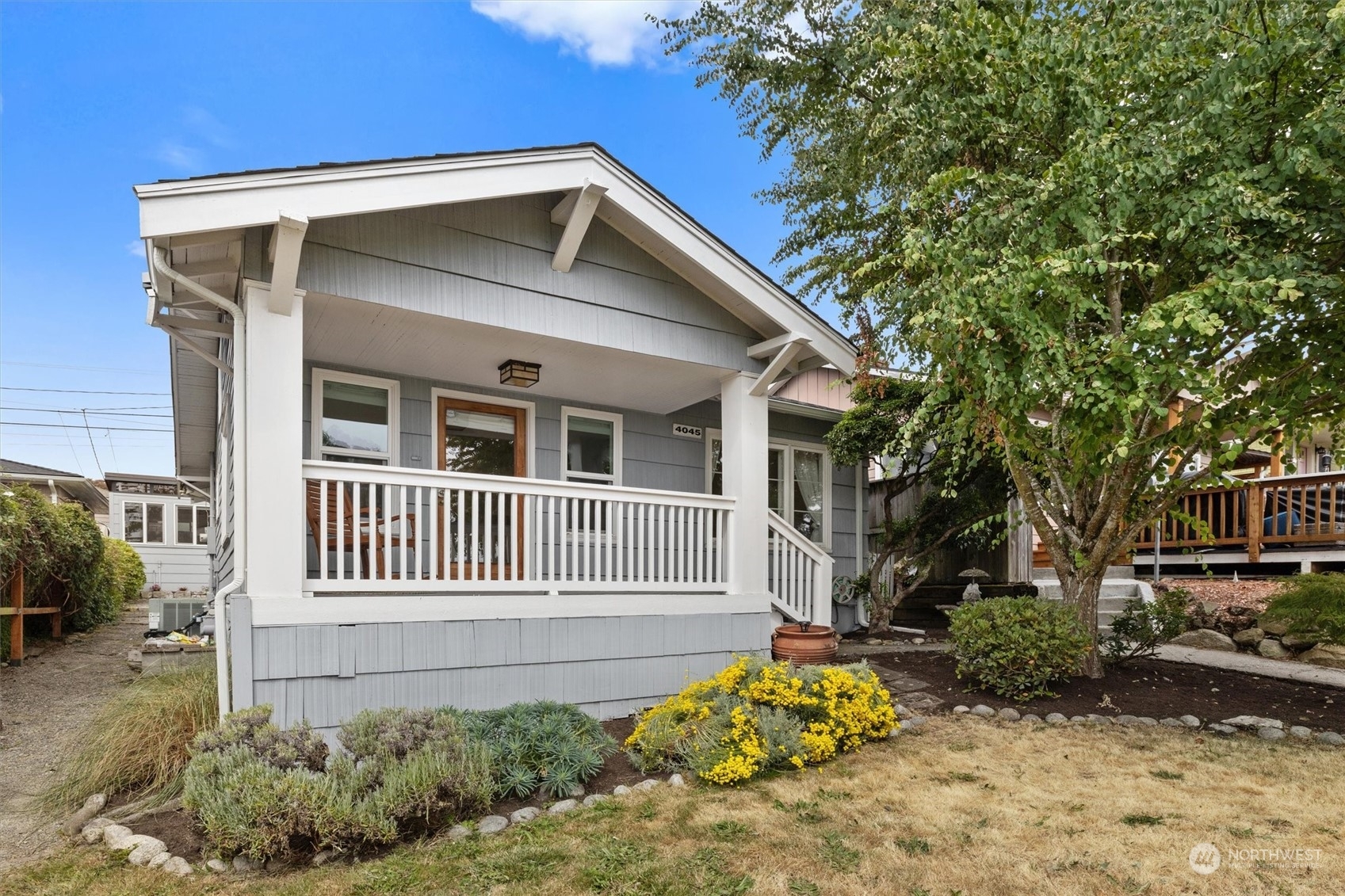 Property Photo:  4045 38th Avenue SW  WA 98126 