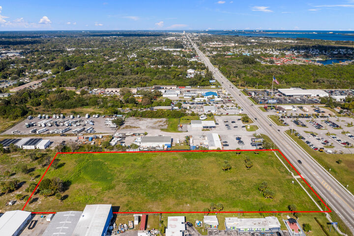 Property Photo: 3419 S US Hwy 1 FL 34982