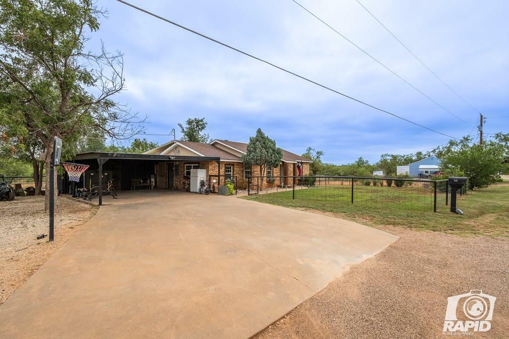 Property Photo:  715 E Main St  TX 76933 