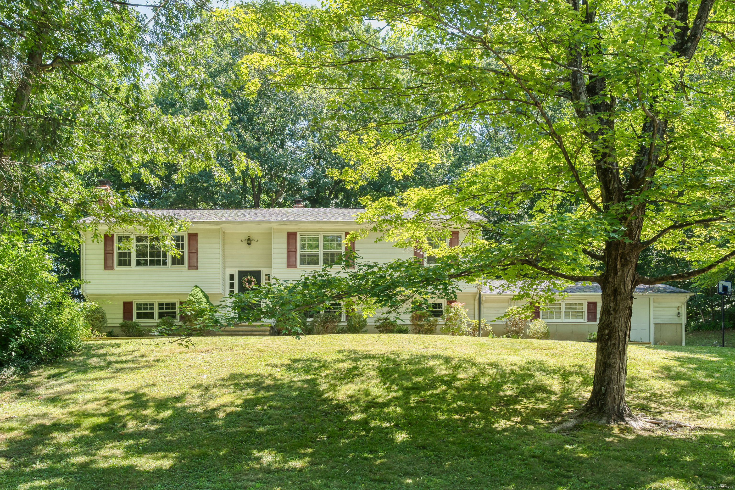 Property Photo:  67 Edgewood Drive  CT 06437 