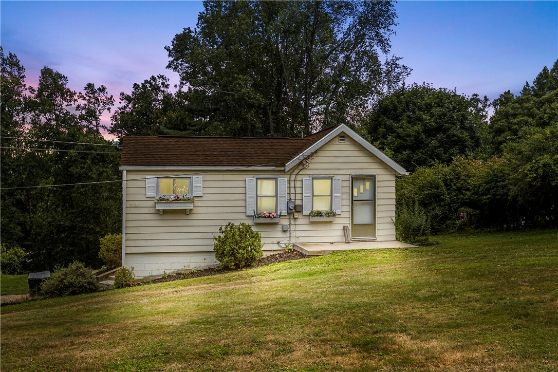 Property Photo:  1075 Warrendale Bayne Road  PA 15090 