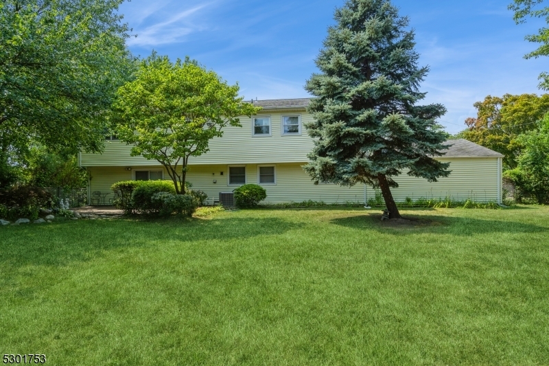 Property Photo:  4 Marlow Rd  NJ 08816 