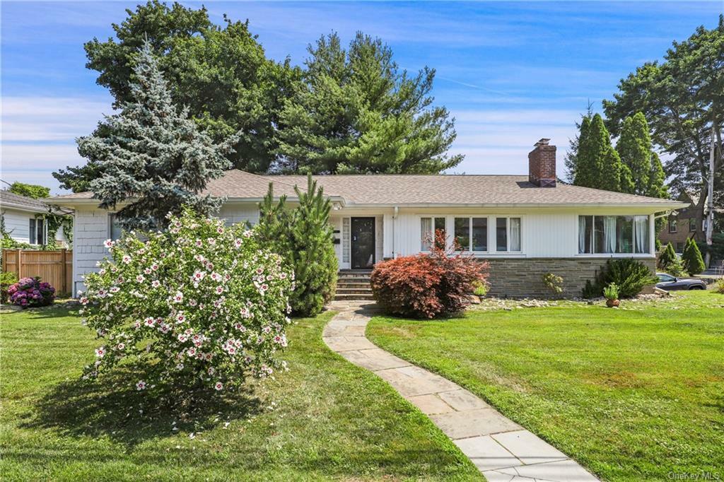 Property Photo:  1304 Birch Hill Lane  NY 10543 