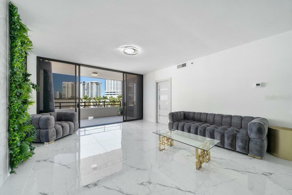 Property Photo:  1255 N Gulfstream Avenue 402  FL 34236 