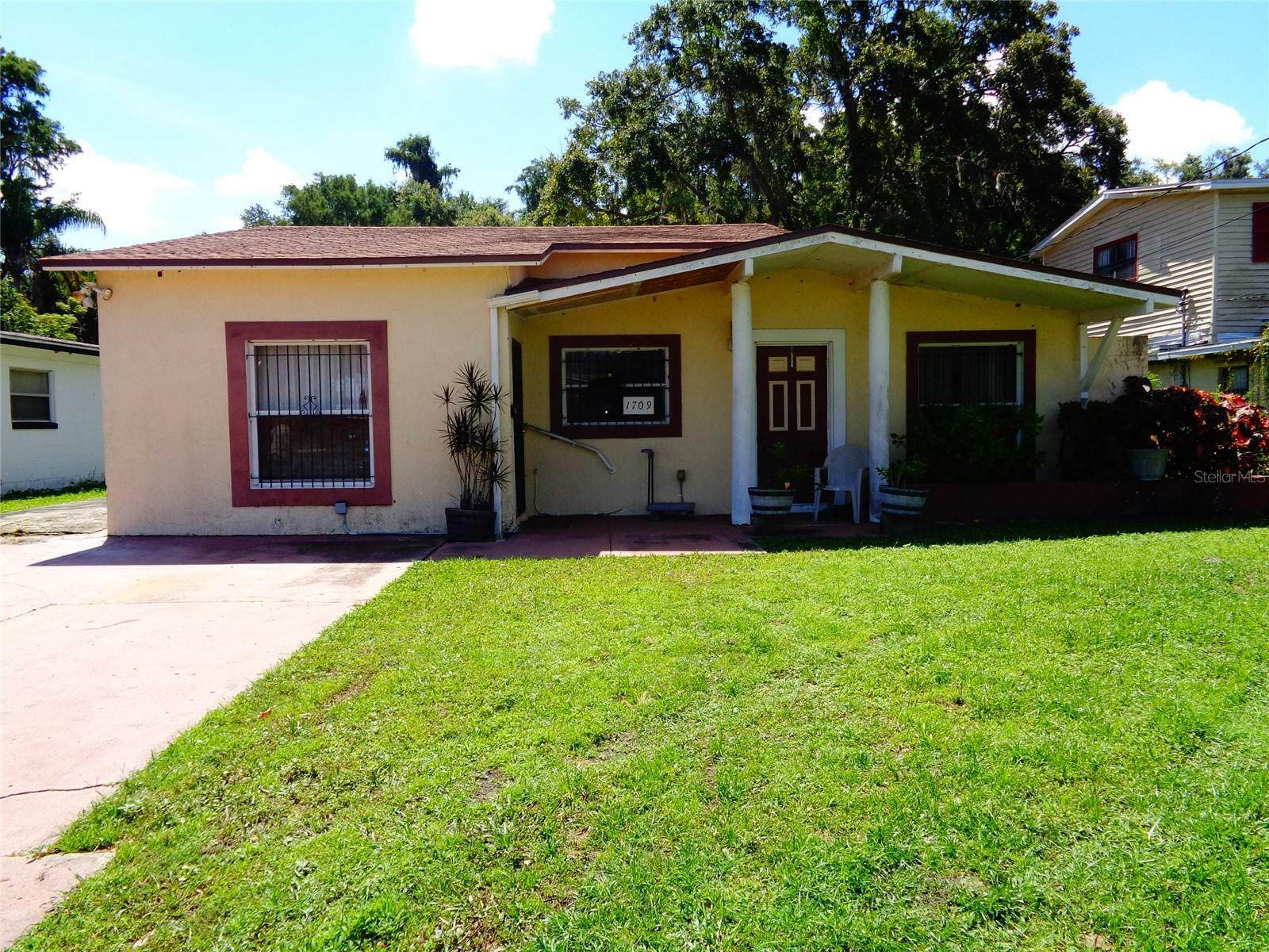 Property Photo:  1709 Hage Way  FL 32805 