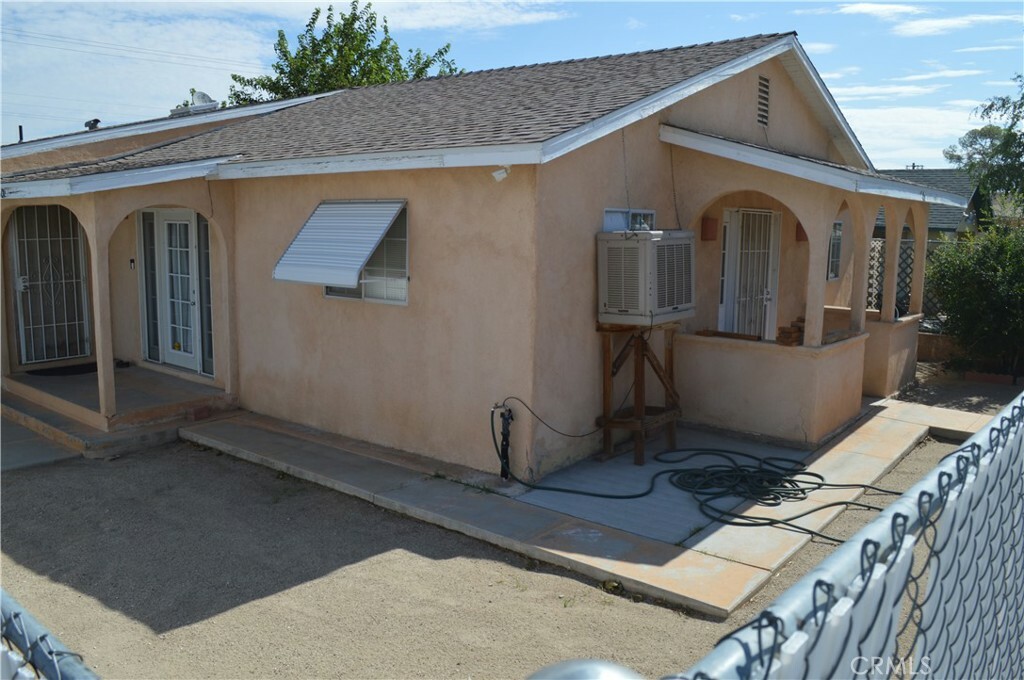 Property Photo:  601 E Fredricks Street  CA 92311 