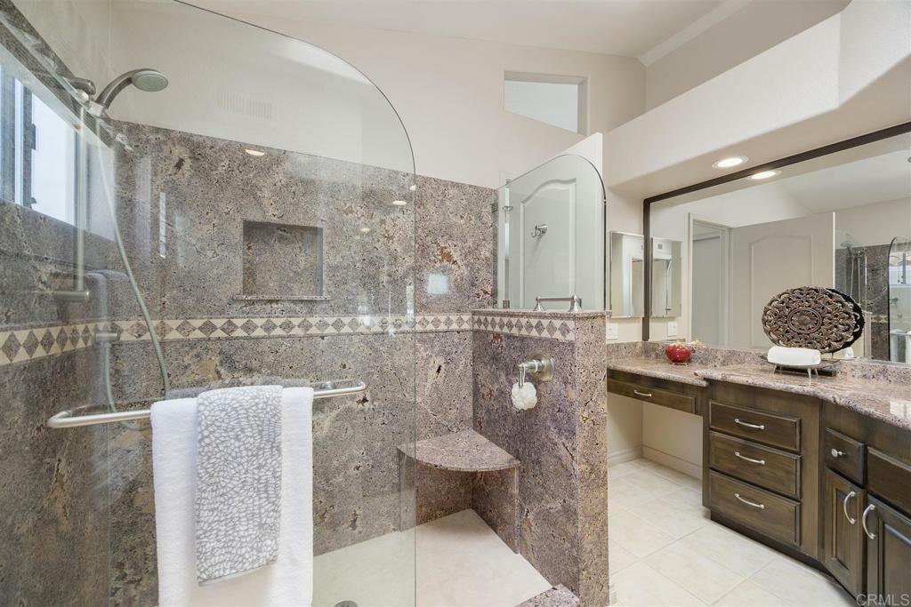 Property Photo:  4129 Pindar Way  CA 92056 