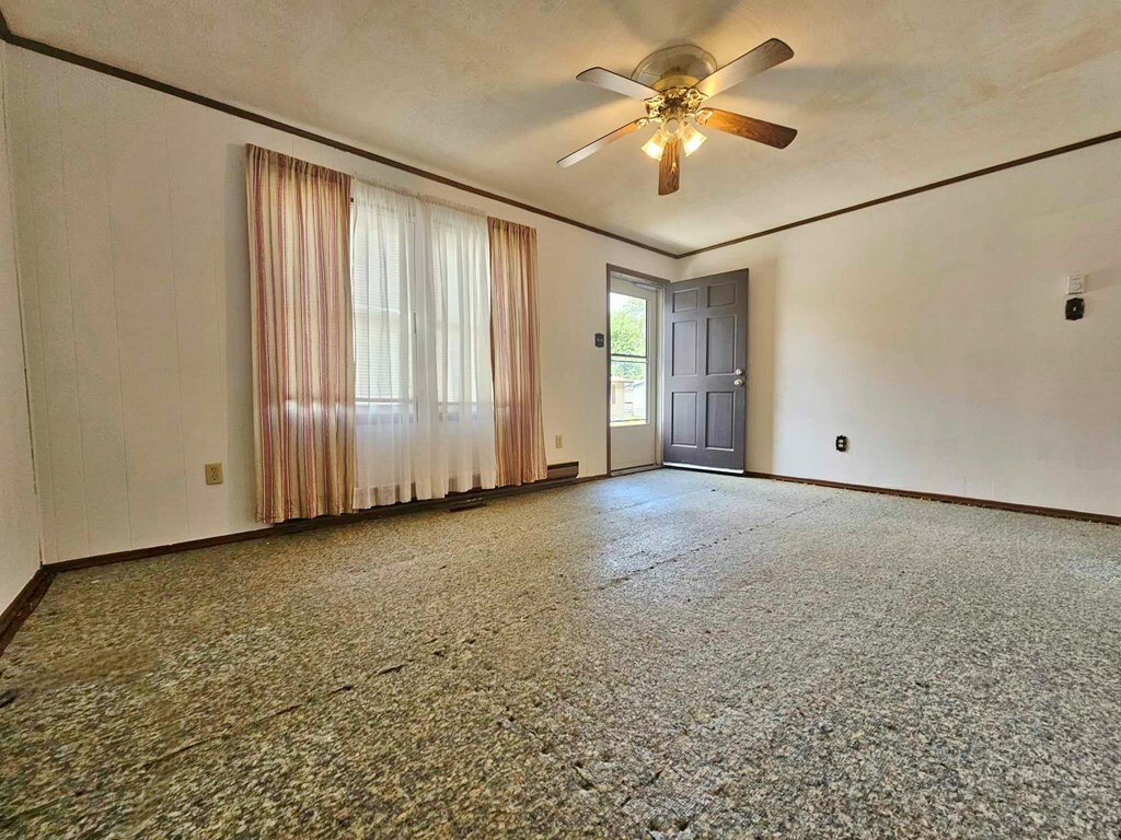 Property Photo:  405 Mobil Avenue  WV 24740 