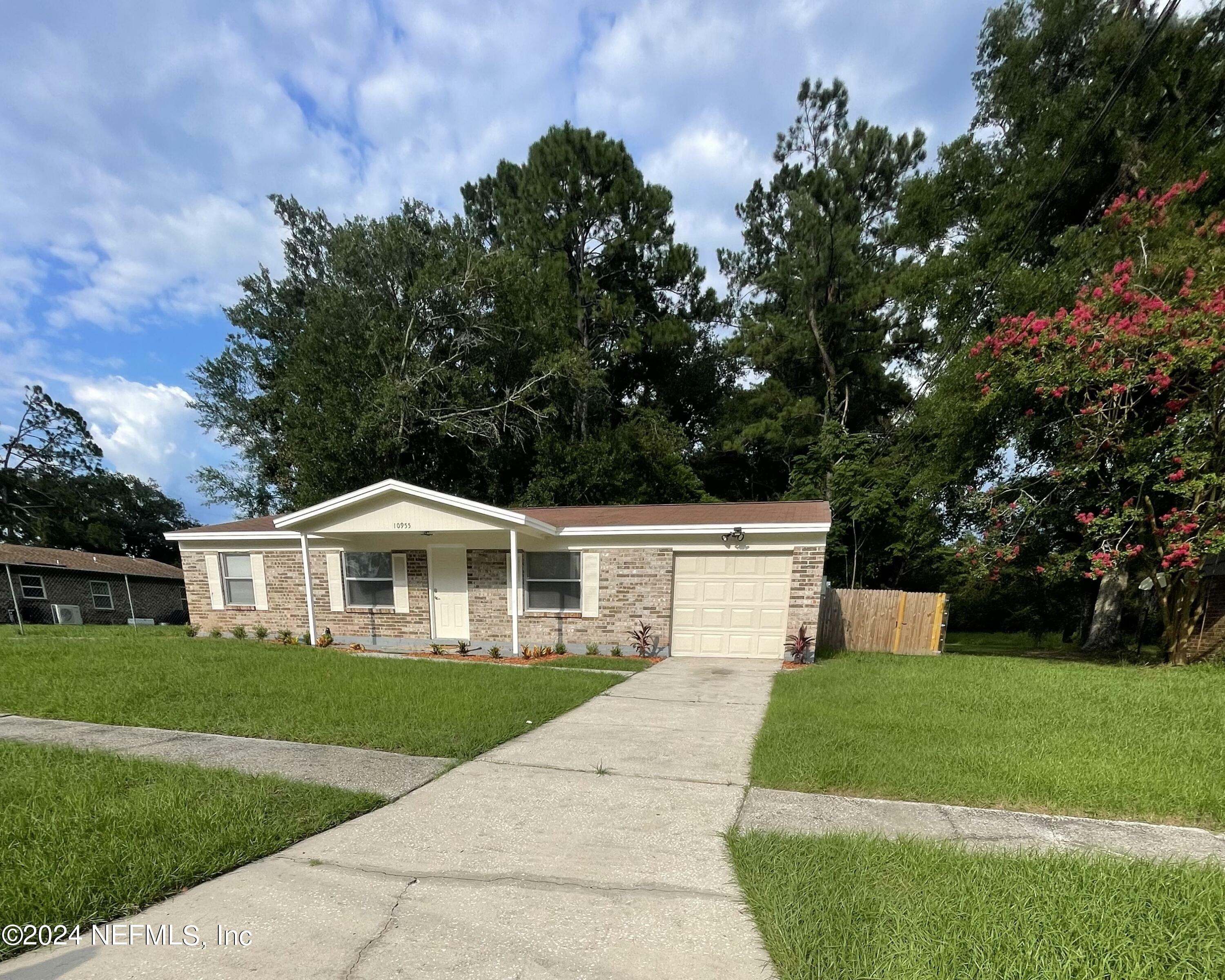 Property Photo:  10955 Key Vega Drive  FL 32218 