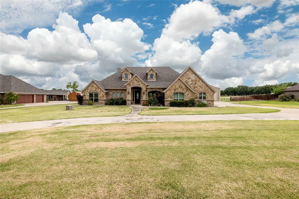 Property Photo:  169 Pack Saddle Trail  TX 76088 