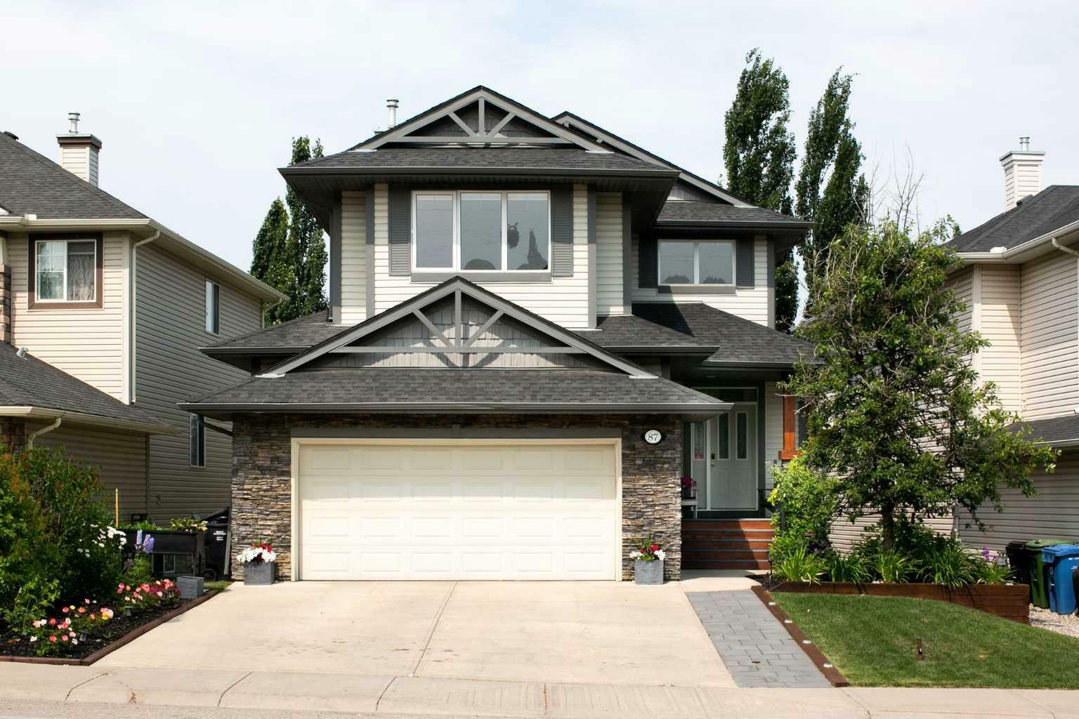 Property Photo: 87 Crestmont Drive SW AB T3B 5Z6
