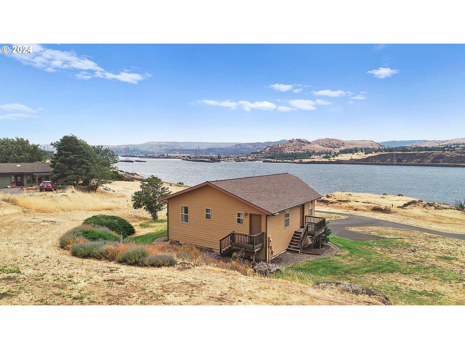 Property Photo:  114 River View Dr  WA 98635 