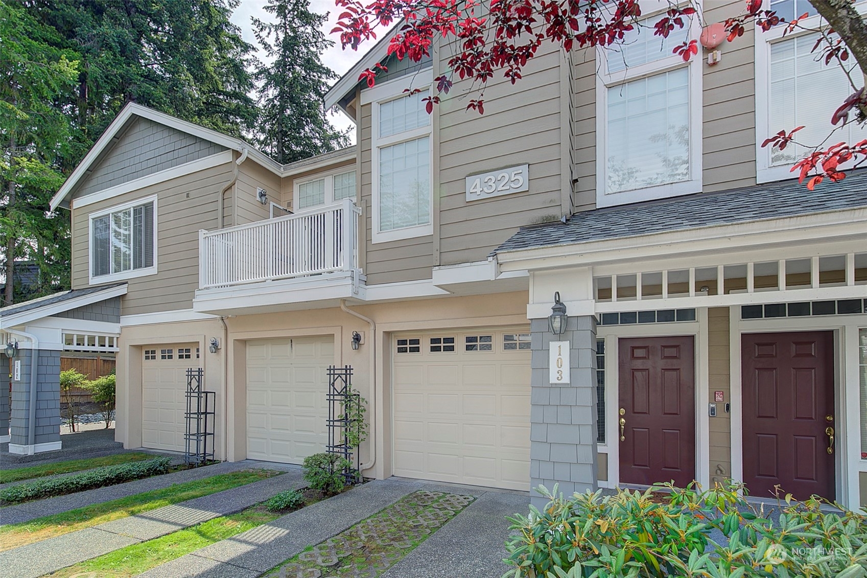 Property Photo:  4325 NE 5th Court 103  WA 98059 