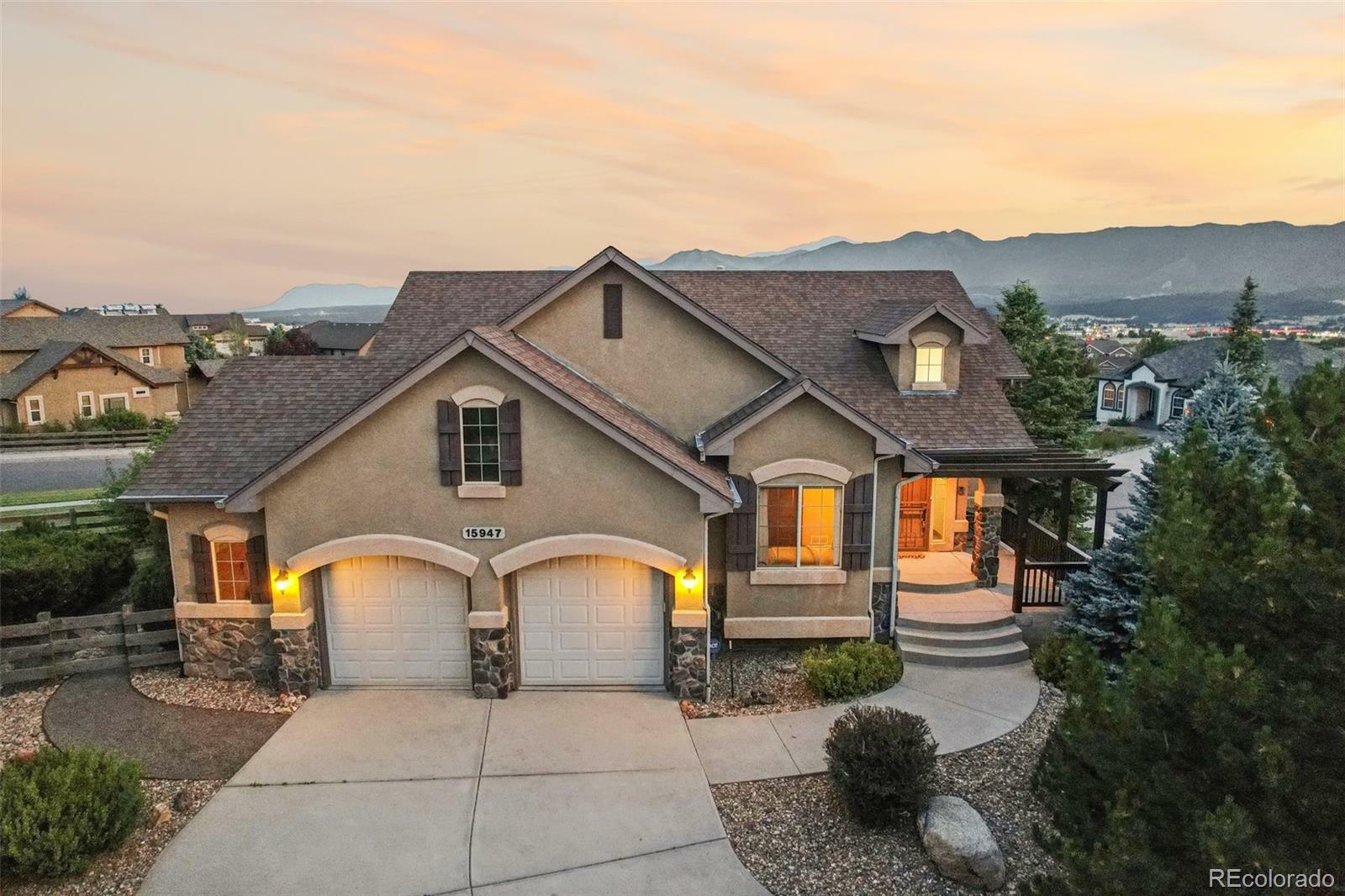 Property Photo:  15947 Bridle Ridge Drive  CO 80132 