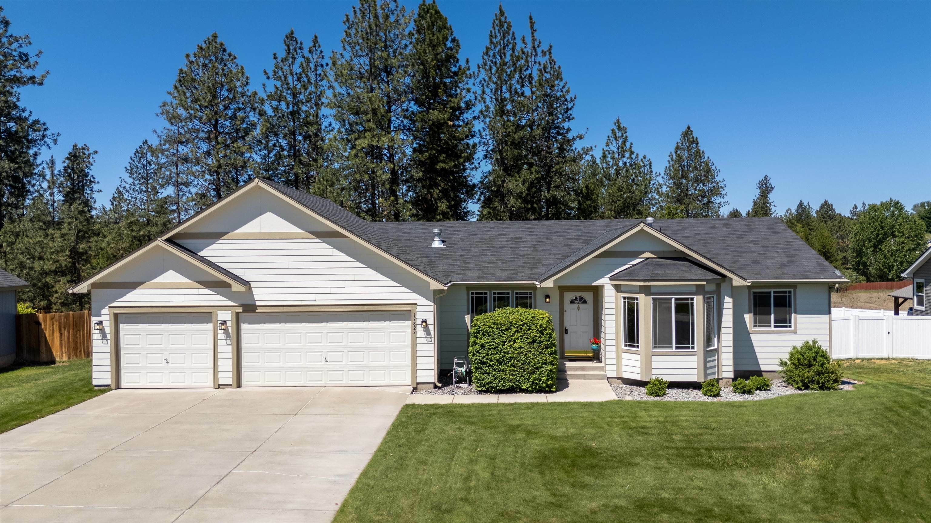 Property Photo:  17827 N Colfax St  WA 99005 