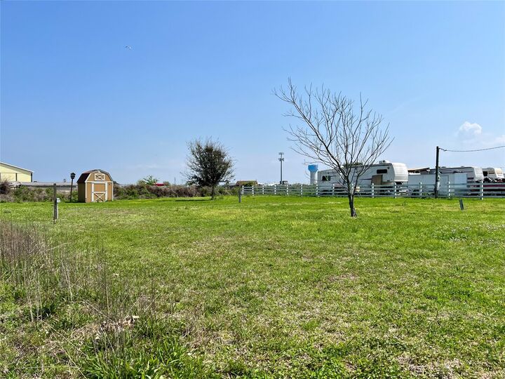 Property Photo: 1080 N Monkhouse Drive TX 77650