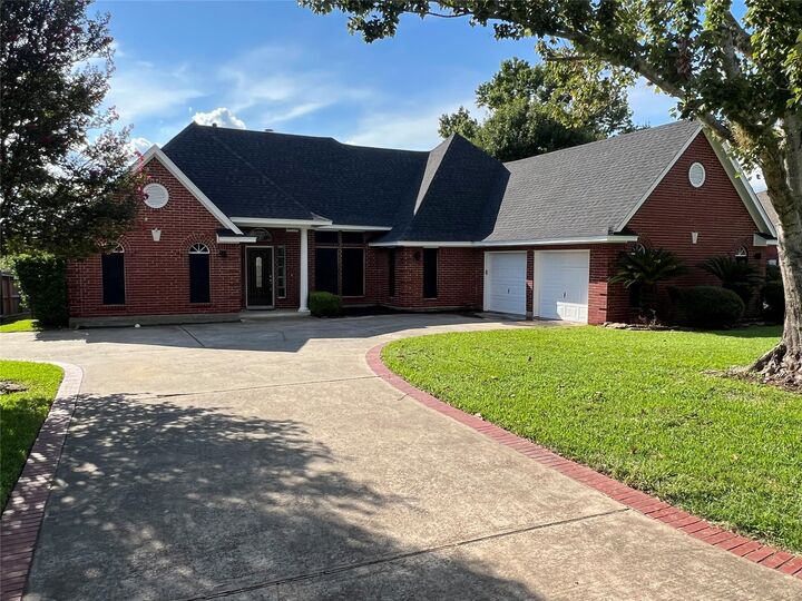 Property Photo: 5246 Lakeshore Drive TX 77318