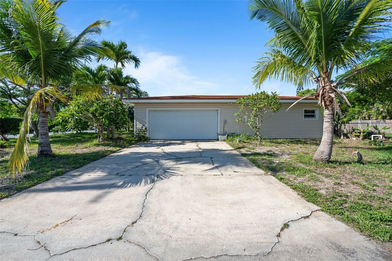 Property Photo:  1400 Orange Street  FL 32951 