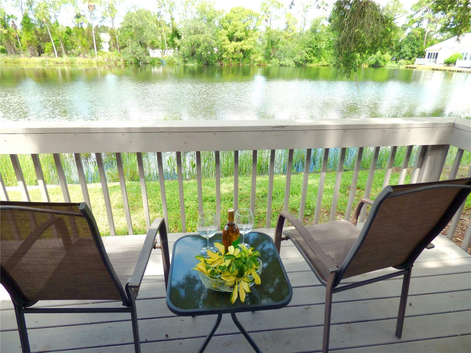 Property Photo:  7704 Whitebridge Glen 7704  FL 34201 