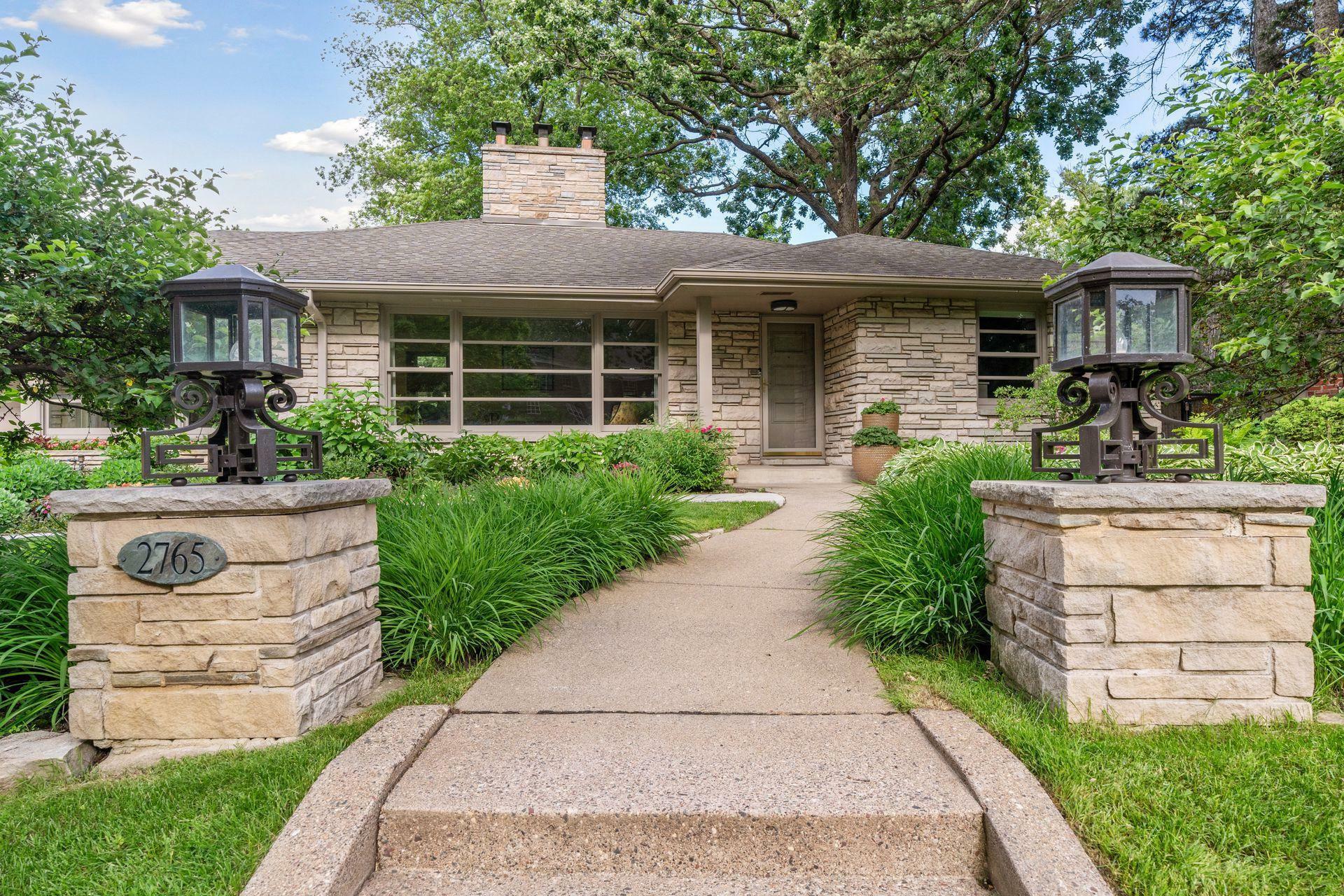 Property Photo:  2765 Thomas Avenue S  MN 55416 