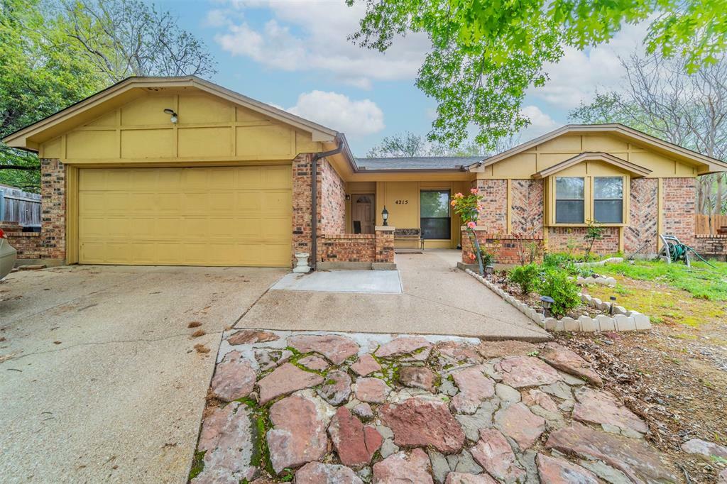 Property Photo:  4215 Hunters Court  TX 76016 