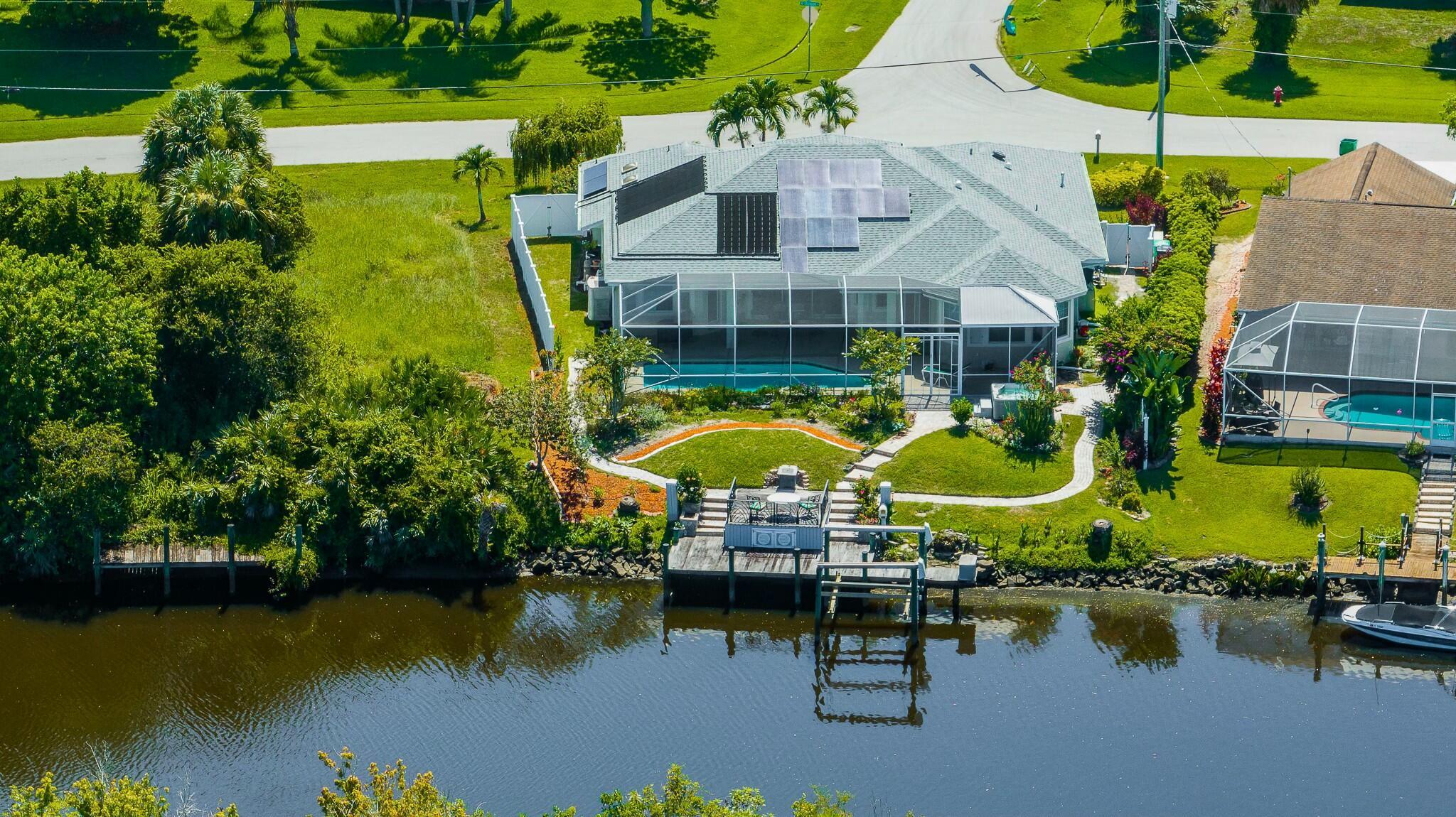 Property Photo: 655 NE Emerson Street FL 34983