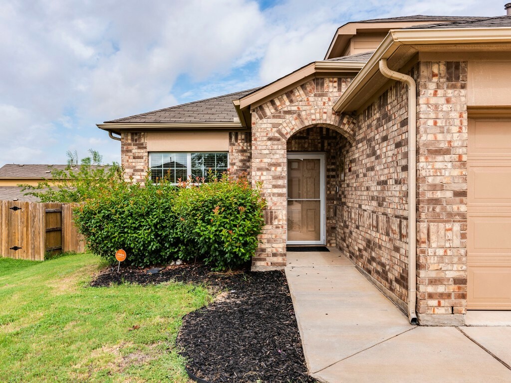 Property Photo:  137 Dusky Thrush Drive  TX 78640 