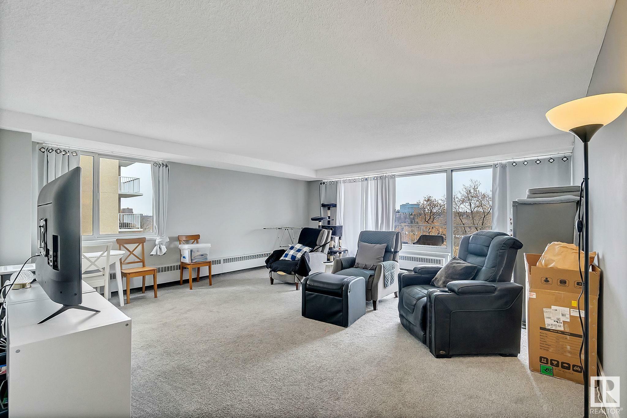 Photo de la propriété:  12207 Jasper Avenue NW 201  AB T5N 3K2 