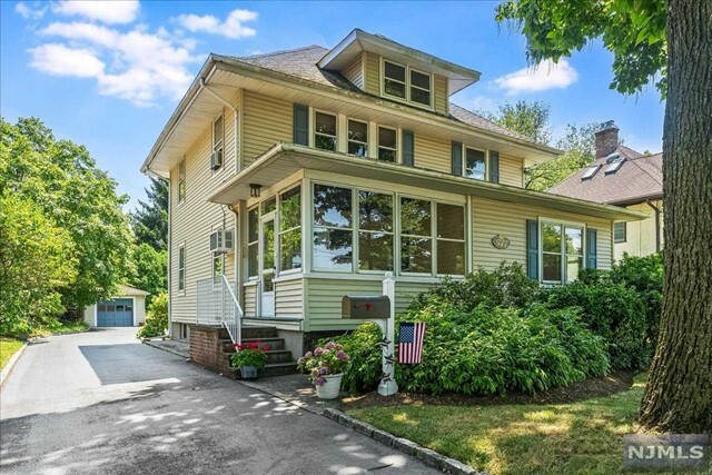 Property Photo:  577 South Maple Avenue  NJ 07452 