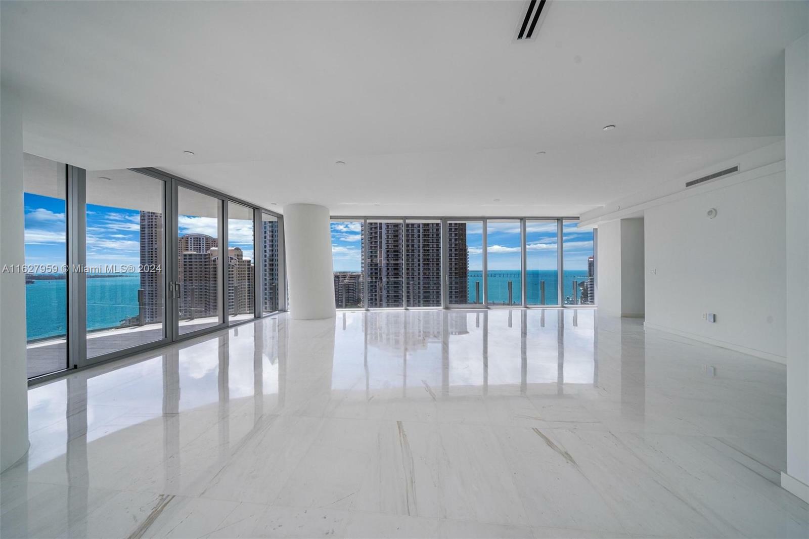 Property Photo:  300 Biscayne Blvd Way 2201  FL 33131 