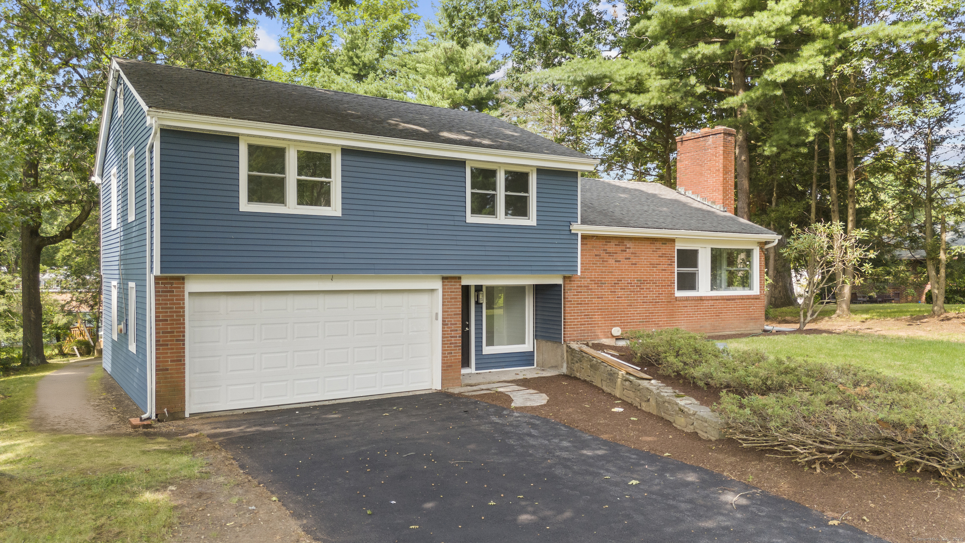 Property Photo:  30 Birch Hill Drive  CT 06107 