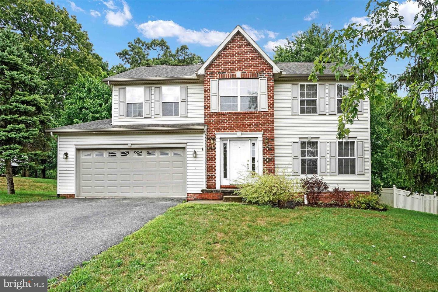 Property Photo:  763 Willow Ridge Drive  PA 17404 