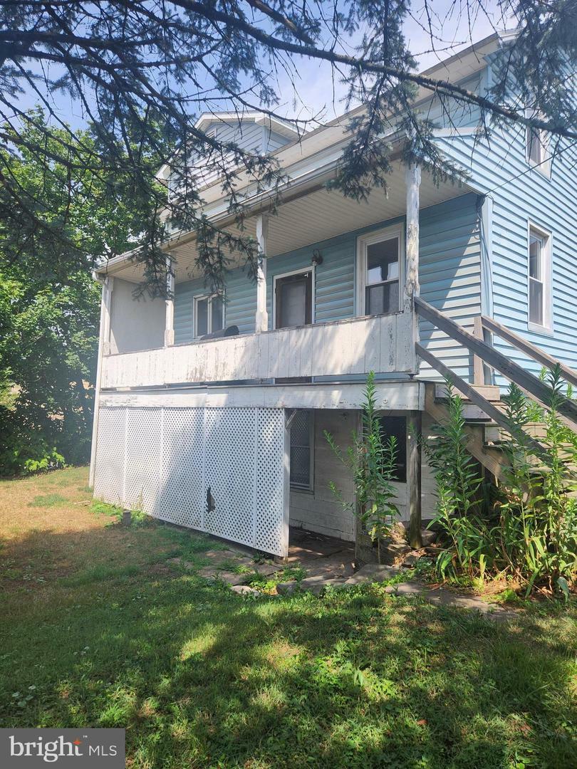 Property Photo:  4 Tressler Road  PA 17047 