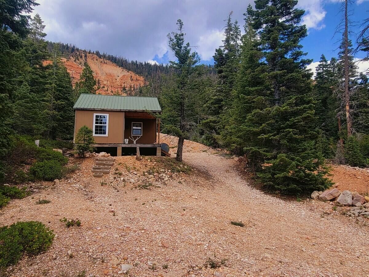 Property Photo: 5300 W Bitterberry Cir UT 84762