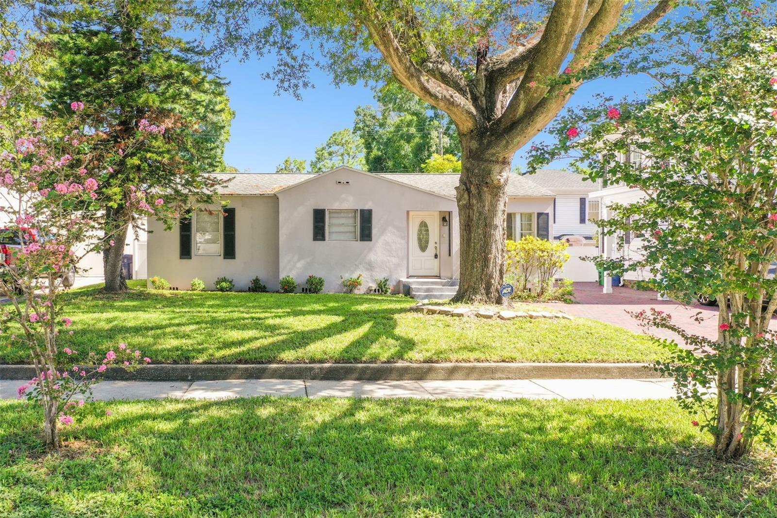 Property Photo:  3607 W Cleveland Street  FL 33609 