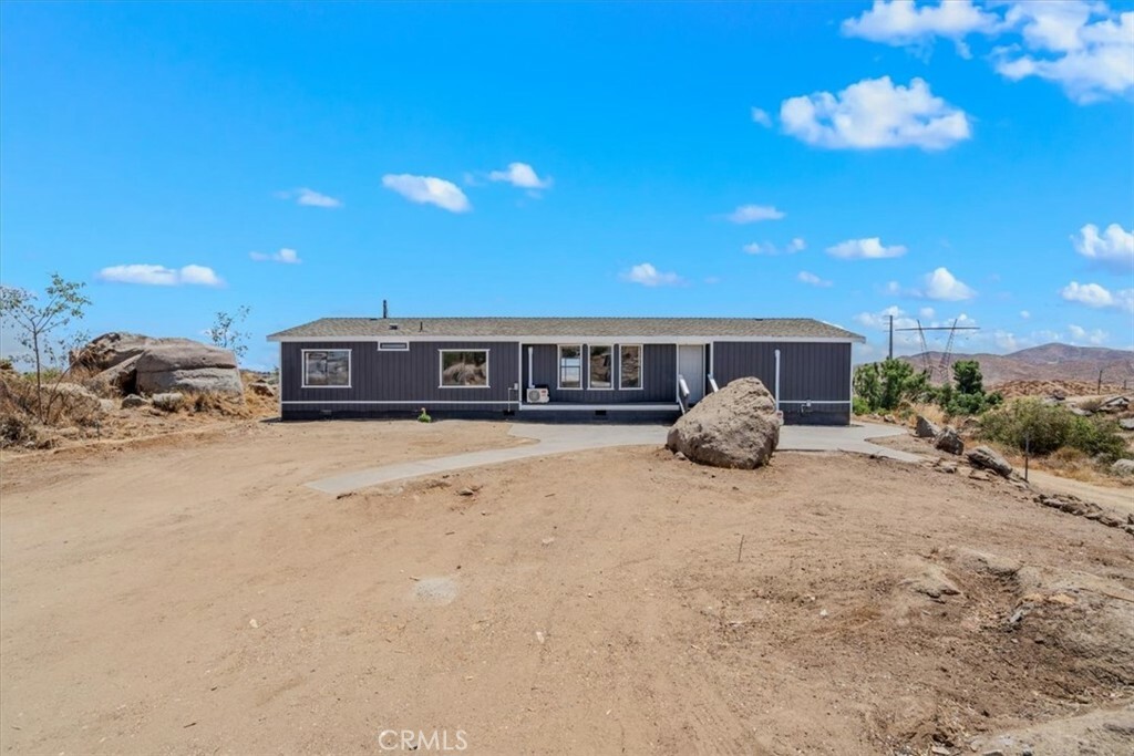 Property Photo:  26225 Richland Lane  CA 92570 