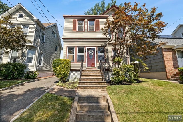 Property Photo:  469 Devon Street  NJ 07032 