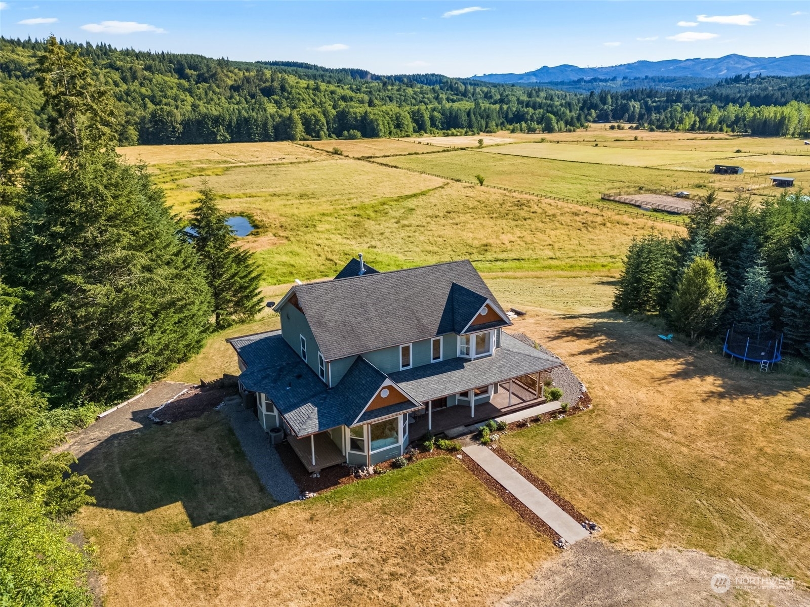 Property Photo:  448 Independence Road  WA 98579 