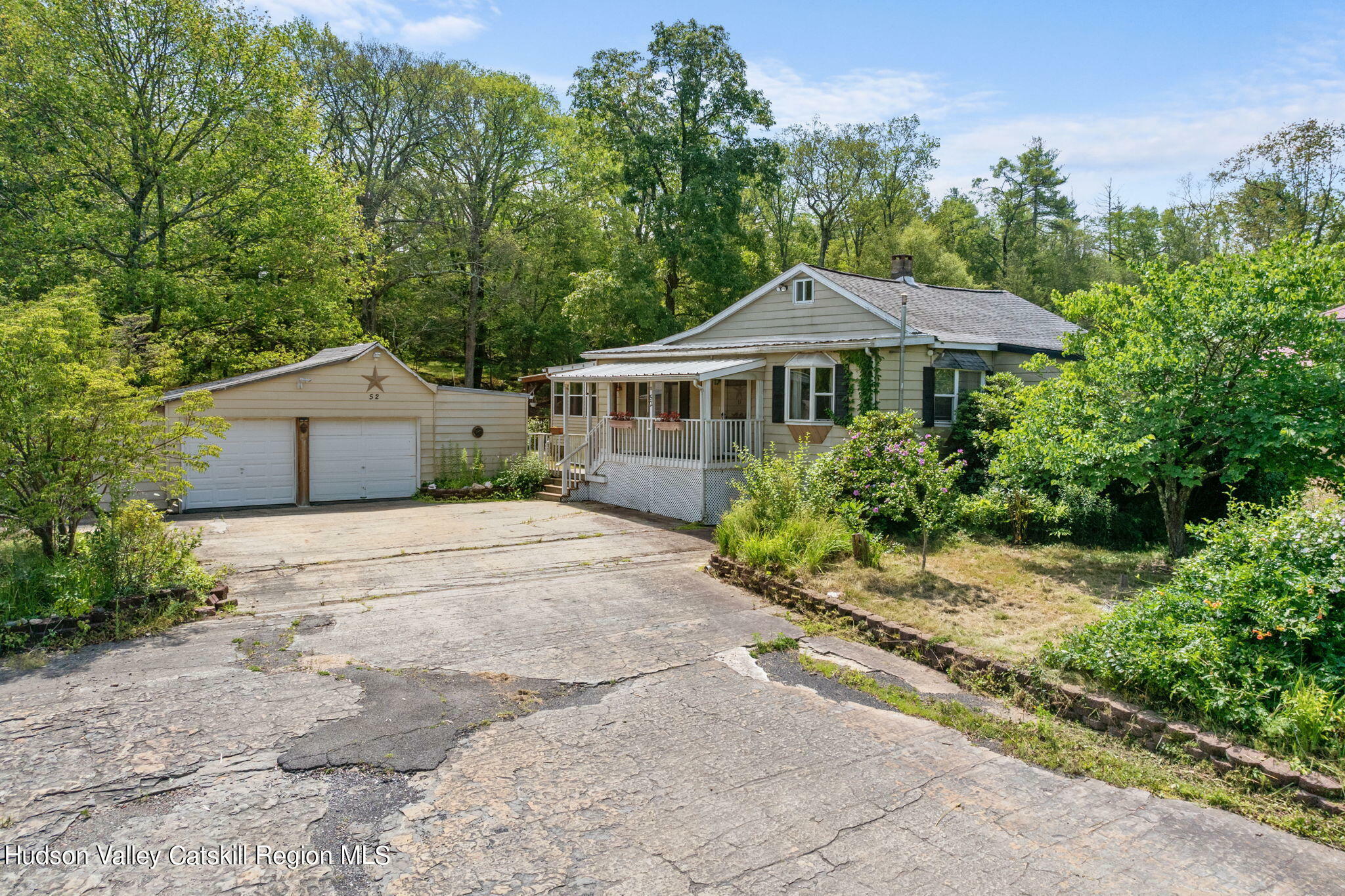 Property Photo:  52 Collier  NY 12491 