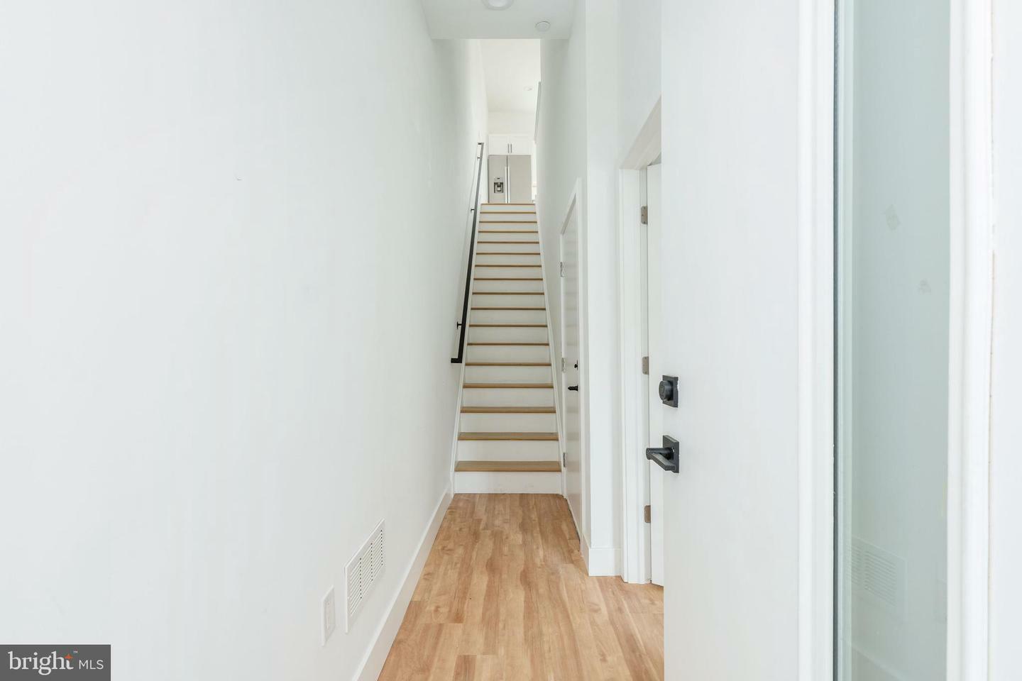 Property Photo:  30 E Rittenhouse Street 1  PA 19144 