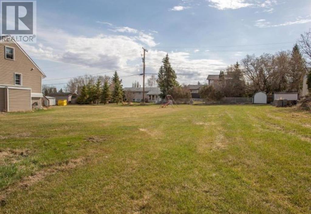 Property Photo: 205 7 Avenue SK S0M 2G0