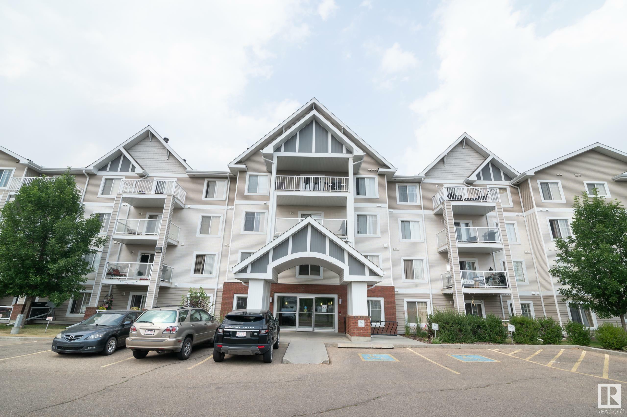 Photo de la propriété:  13830 150 Avenue NW 118  AB T6A 1X2 