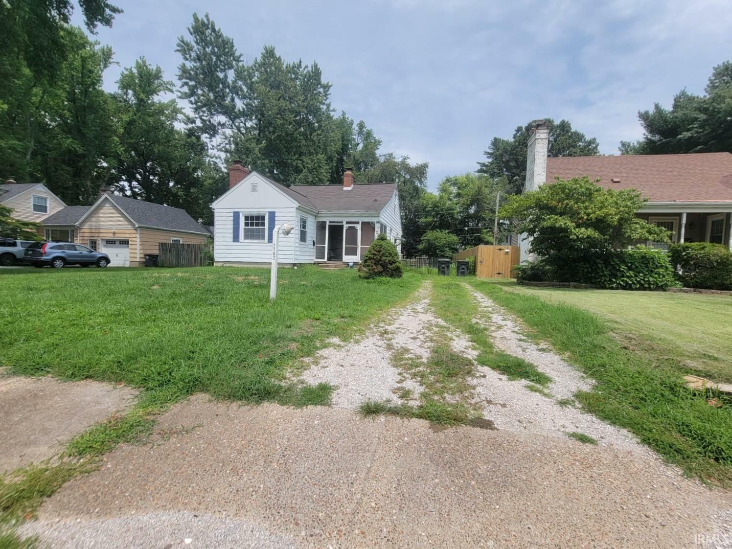 Property Photo:  2162 E Powell Avenue  IN 47714 