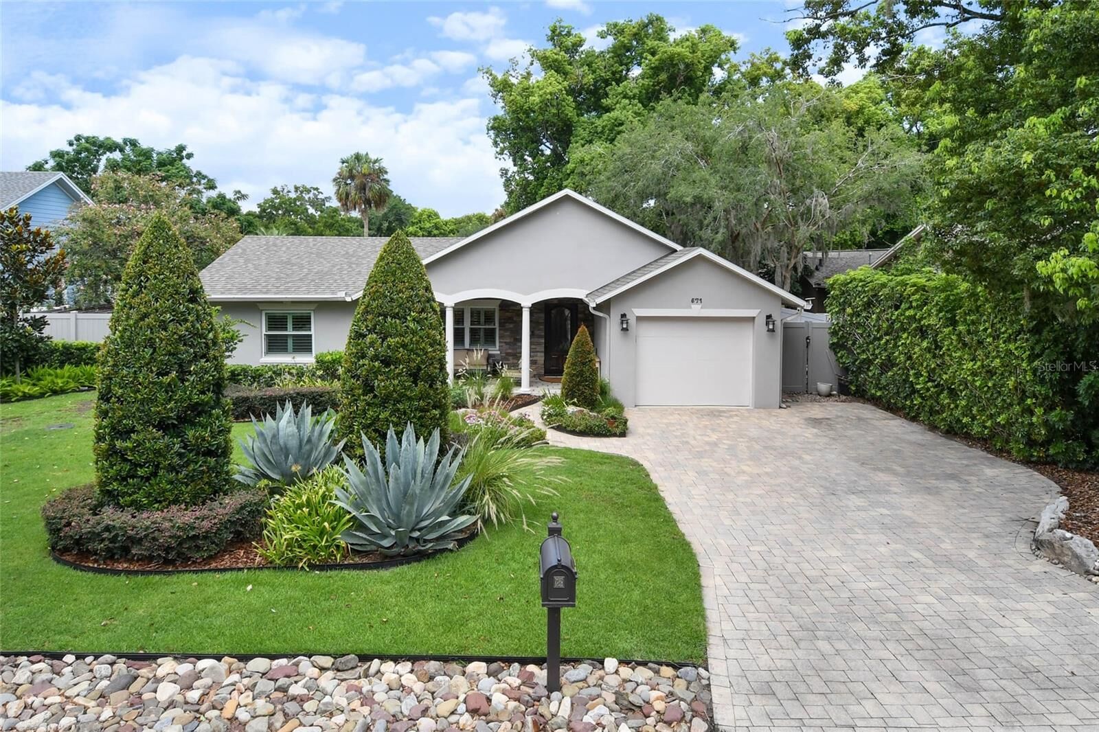 Property Photo: 571 Central Avenue FL 32751