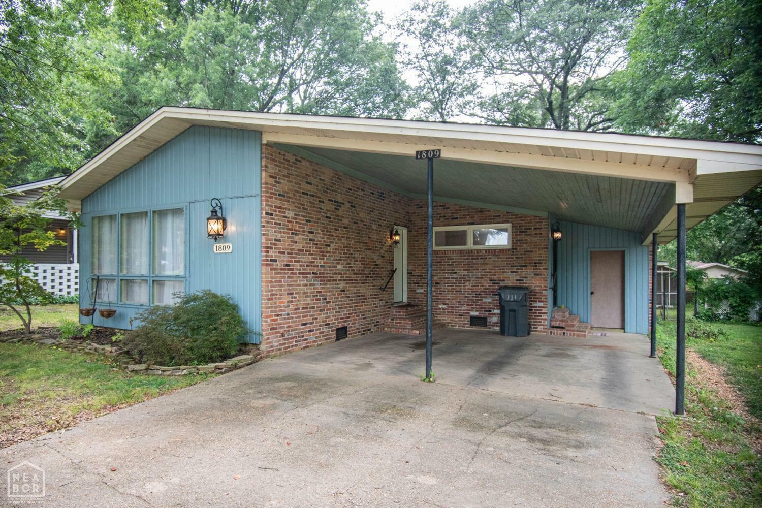 Property Photo:  1809 James Street  AR 72401 