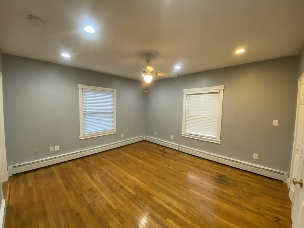 Property Photo: 24 Griggs Ln 2L MA 02186