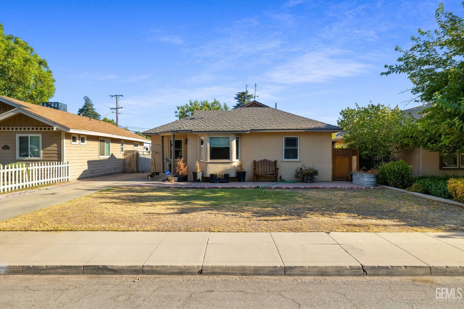 Property Photo:  245 Flower Street  CA 93305 