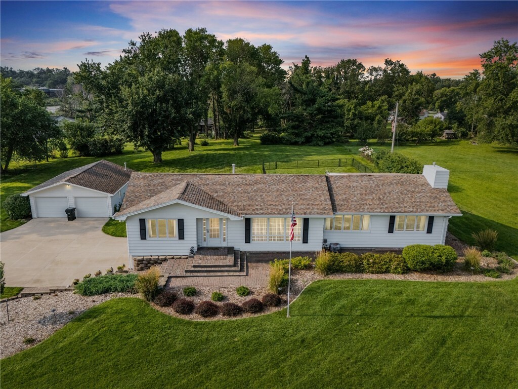 Property Photo:  4525 Willowbrook Drive NE  IA 52411 