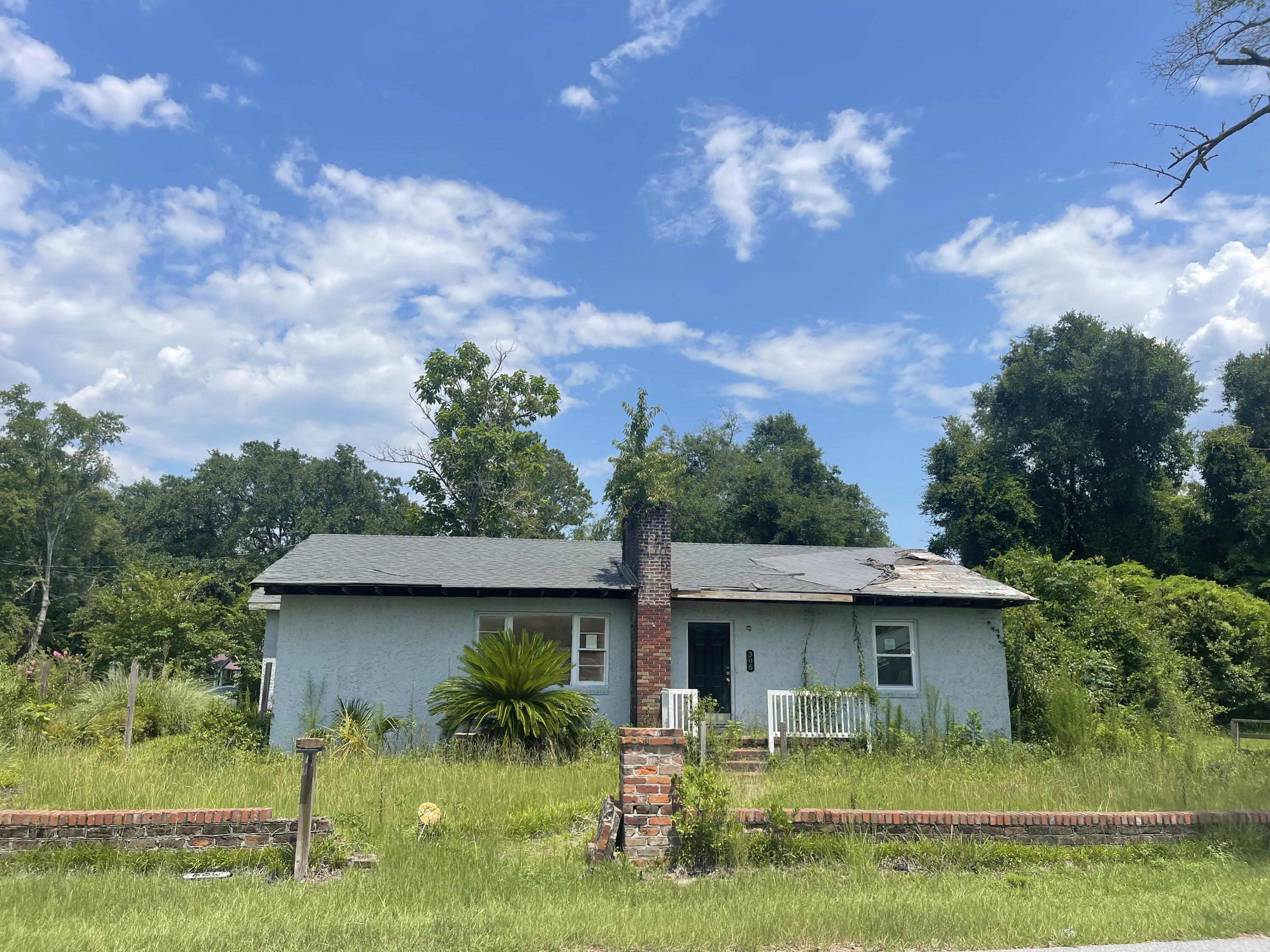 Property Photo:  306 Ackerman Street  SC 29488 